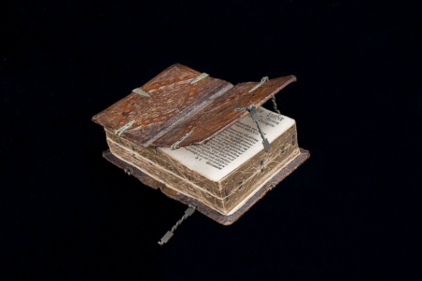 http://historydaily.org/16th-century-book/