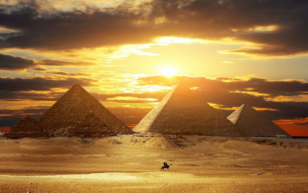 16-Great-Pyramids-Egypt