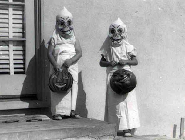 creepy vintage halloween costumes - atchuup (11)