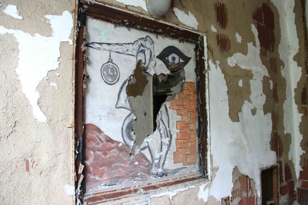 north brother  island artworks done by heroin addicts (1)