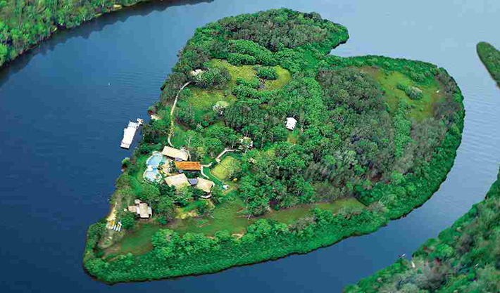 heart-shaped islands - makepeace island austria