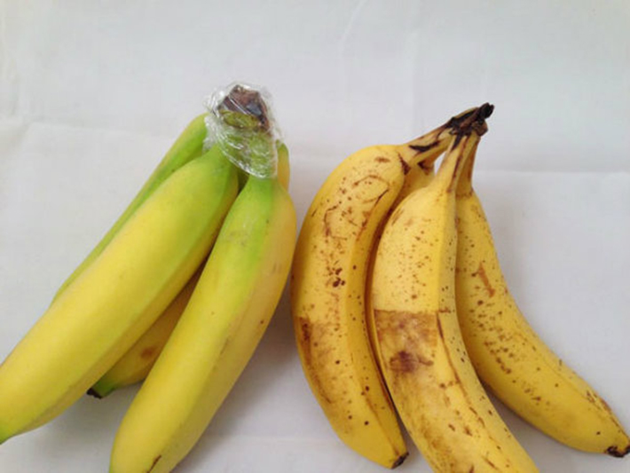 food hacks - sugar - wrap banana crowns