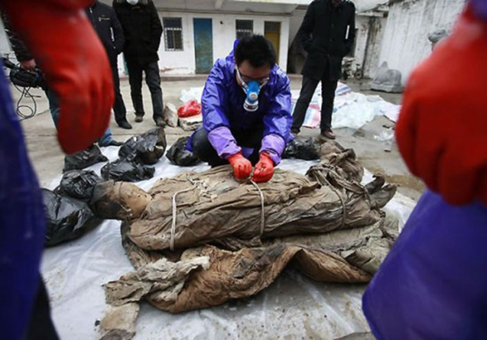 700-year-old mummy - China - 6