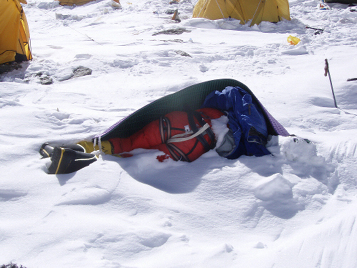 dead bodies everest 4