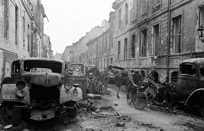 Oberwallstrasse, in central Berlin, saw some of the most vicious fighting between German and Soviet troops in the spring of 1945