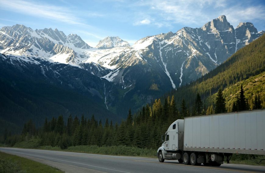 Living a Healthy Lifestyle on the Road: Tips for Truckers